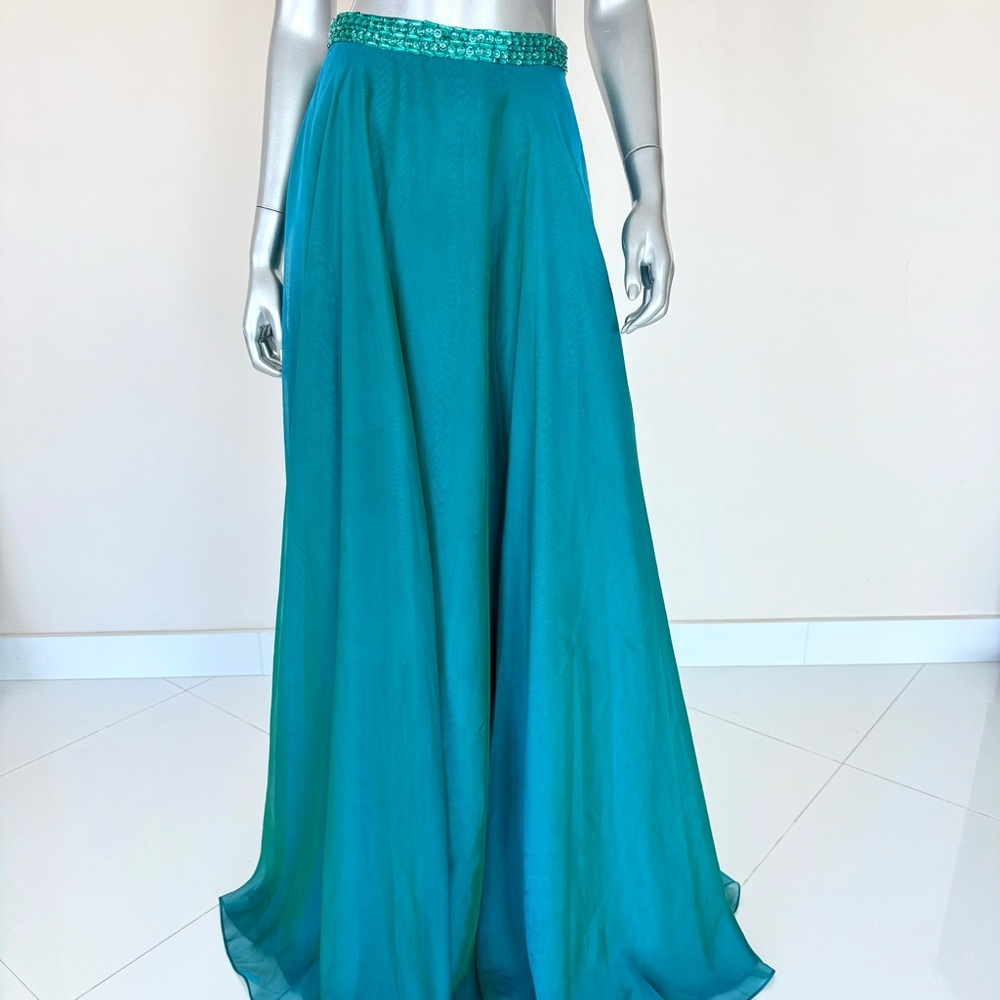 Sherri Hill women long skirt size 8 US
